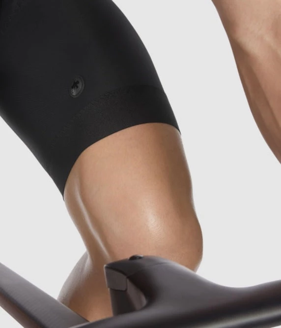 Assos Equipe RS Cycling Bib Shorts S9 5 Assos Equipe RS Cycling Bib Shorts S9