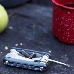 TOOLS & MAINTENANCE Blackburn Grid 13 Bike Mini Multi-Tool