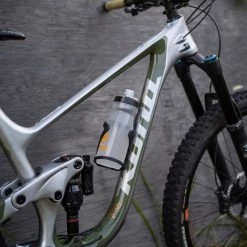 Blackburn Sidetrack Water Bottle Cage - Right ACCESSORIES 6 Blackburn Sidetrack Water Bottle Cage - Right ACCESSORIES